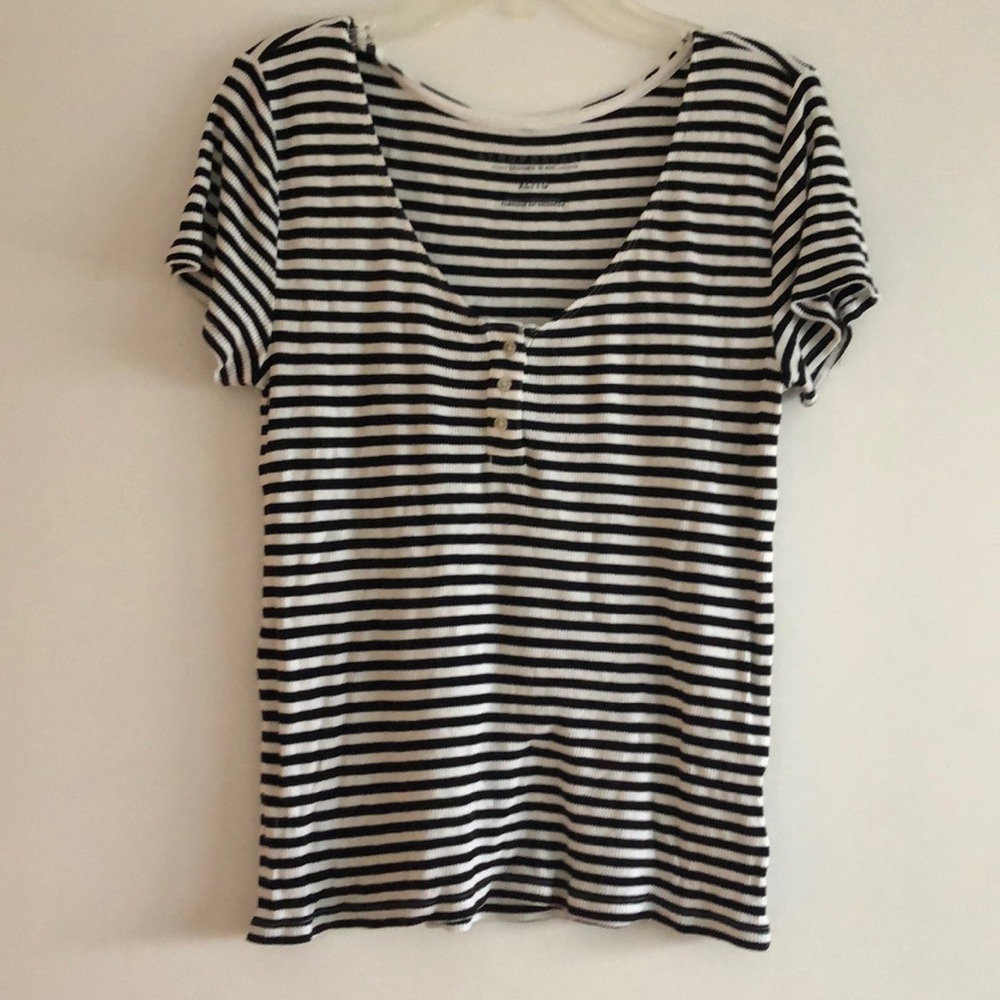 Black and white striped Aeropostale shirt